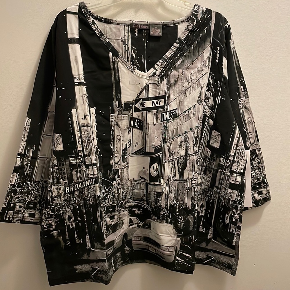Times Square v-neck tshirt